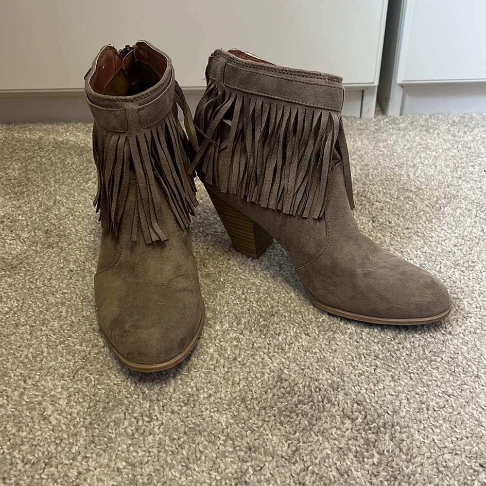 Quips grey ankle booties with fringe